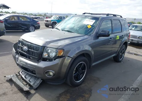 2011 Ford Escape Xlt z USA, uszkodzony, nr VIN 1FMCU9D76BKB65468